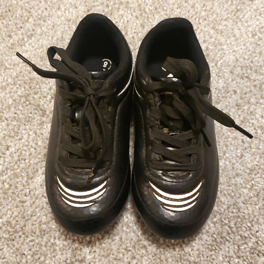 Black Vizani size 8 soccer cleat for toddlers